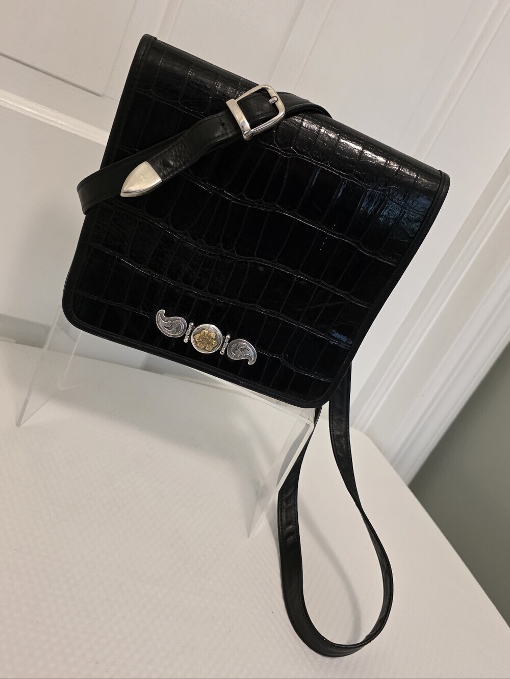 ZIPPI Black Croc-Embossed Crossbody/Shoulder Bag with Two-Tone Medallion Accent